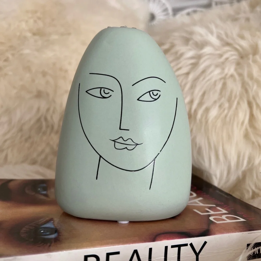 Minimalist Woman’s Face Vase Bohemian line art mint green feminist art - Picture 8 of 8